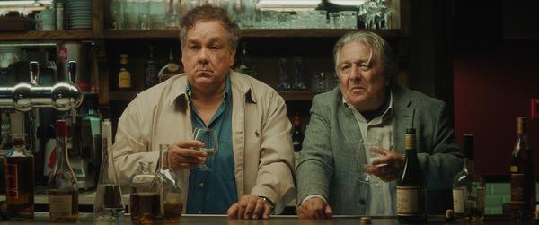 Christian Clavier und Didier Bourdon in OH LA LA 2 – NEUE TESTS, NEUES CHAOS (Frankreich 2026) © Weltkino