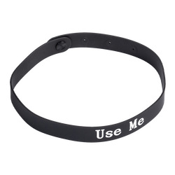 Halsband mit Aufschrift USE ME