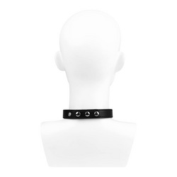 Halsband mit herzförmigem Ring-Detail