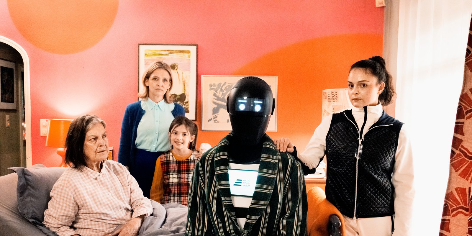 Frau Winkler verlässt das Haus