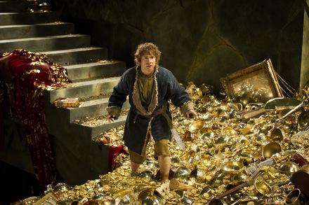 Erbeute mit Bilbo den Schatz! © Warner Bros.