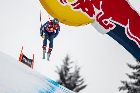Downhill Skiers - Szenenbild 3