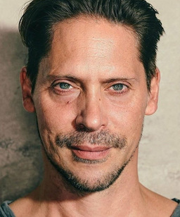Neil Newbon